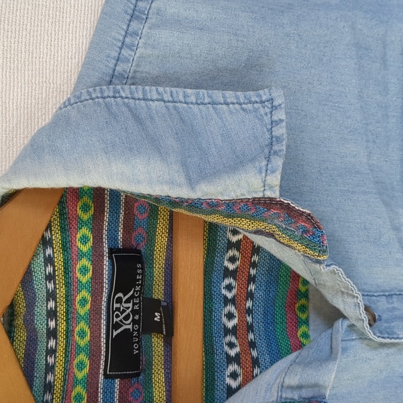 VTG Young and Reckless Women's Chambray SS Button Down Aztec Pocket Size Medium - Picture 4 of 10